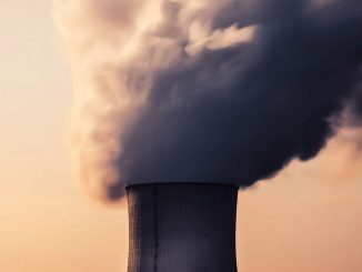 cheminée de centrale nucléaire